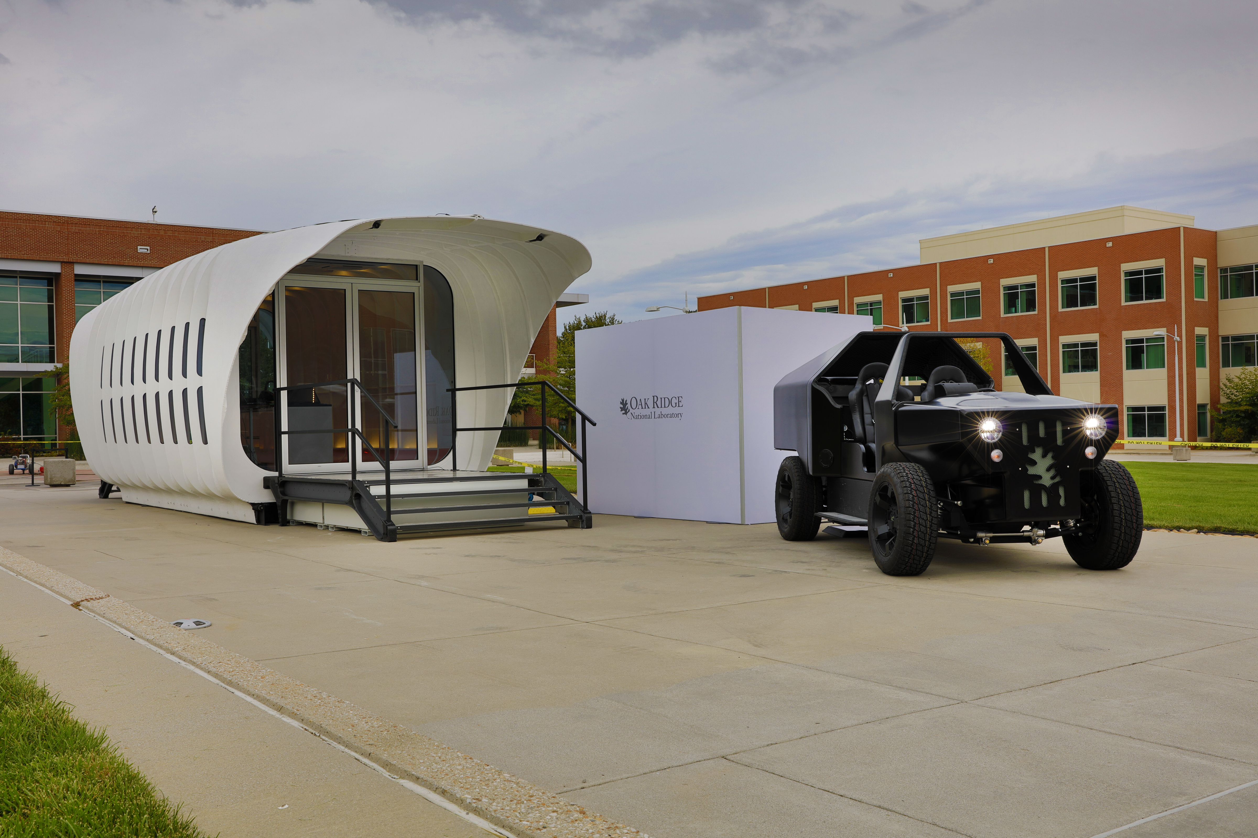 ORNL integrated energy demo connects 3D-printed building, vehicle
