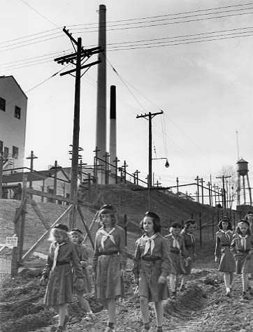 Girl Scouts on a field trip near the Graphite Reactor, June 9, 1951
