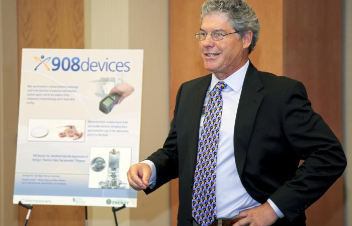 Mike Ramsey, a former researcher at Oak Ridge National Laboratory and co-inventor of the Miniature Ion Trap Mass Analyzer, visited the lab in 2012 to participate in the license signing ceremony with 908 Devices.