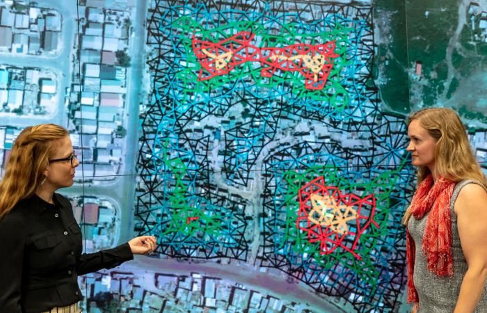 Mathematics can assist cities in addressing unstructured neighborhoods
