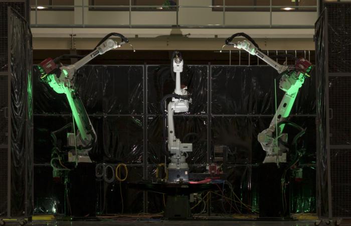 MedUSA, large-scale hybrid additive manufacturing system