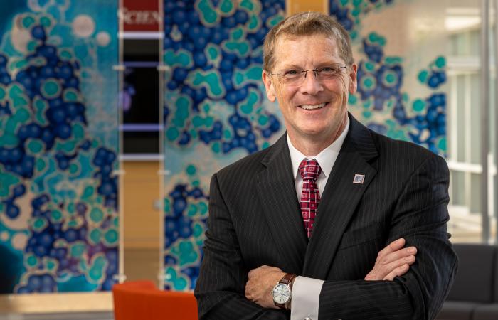 Sean Hearne, director of the Materials Science and Technology Division at the Department of Energy’s Oak Ridge National Laboratory, has been elected a fellow of the American Physical Society. Credit: Carlos Jones/ORNL, U.S. Dept. of Energy
