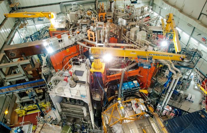 This summer, supported by critical diagnostics equipment from ORNL, scientists at the Joint European Torus in the United Kingdom are slated to run their first fusion experiments using deuterium and tritium fuel in 25 years. Credit: EUROfusion