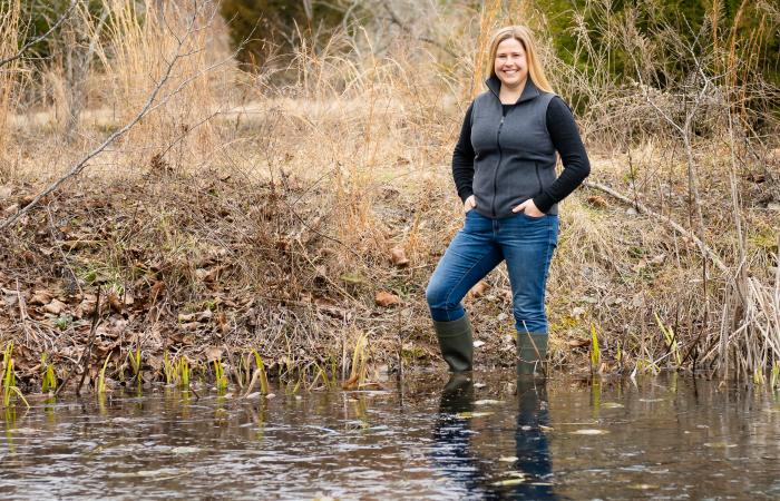 ORNL’s Marie Kurz examines the many factors affecting the health of streams and watersheds. Credit: Carlos Jones/ORNL, U.S. Dept. of Energy