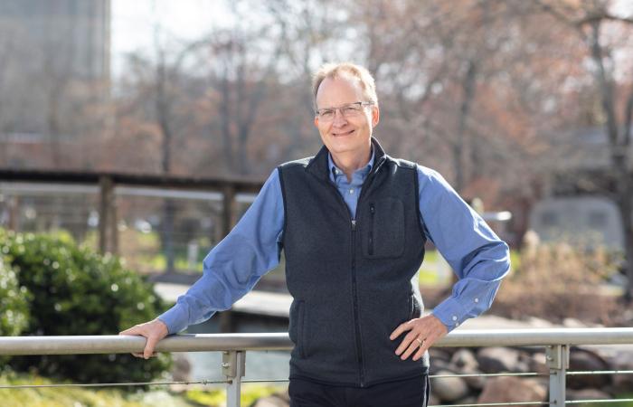 ORNL’s Stan Wullschleger has won the 2022 Commitment to Human Diversity in Ecology Award from the Ecological Society of America. Credit: Carlos Jones/ORNL, U.S. Dept. of Energy