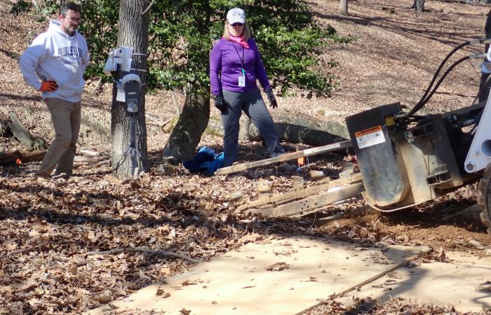 From left, Jeff Warren and Melanie Mayes of ORNL work at a sampling site on the urban campus of the National Institute of Standards and Technology in Gaithersburg, Maryland. Credit: ORNL, U.S. Dept. of Energy