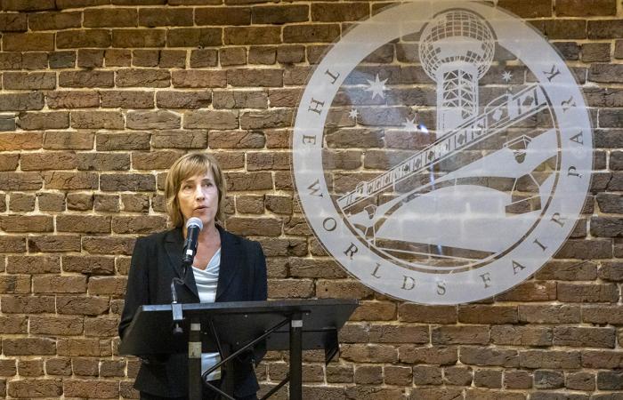 ORNL Deputy for Science and Technology Susan Hubbard gives opening remarks at the Innovation Crossroads Showcase at the Knoxville Chamber on Sept. 22. Credit: Carlos Jones/ORNL, U.S. Dept. of Energy