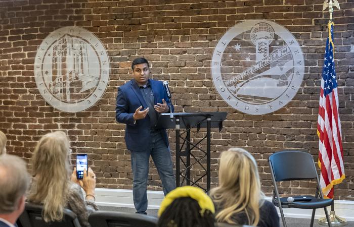 Rajan Kumar pitches his company, Ateios Systems, at the Innovation Crossroads Showcase at the Knoxville Chamber on Sept. 22. Credit: Carlos Jones/ORNL, U.S. Dept. of Energy