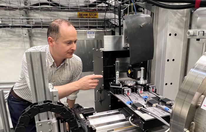 NASA scientist Andrew Needham used the MARS neutron imaging instrument at Oak Ridge National Laboratory to study moon rock samples brought back from the Apollo missions. Credit: Jeremy Rumsey/ORNL, U.S. Dept. of Energy