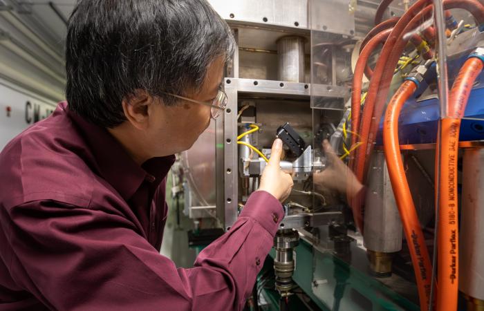 The laser comb developed by Yun Liu at ORNL solidifies the lab’s leadership in beam instrumentation and leads the advancement of high-power proton accelerators. Credit: Genevieve Martin/ORNL, U.S. Dept. of Energy