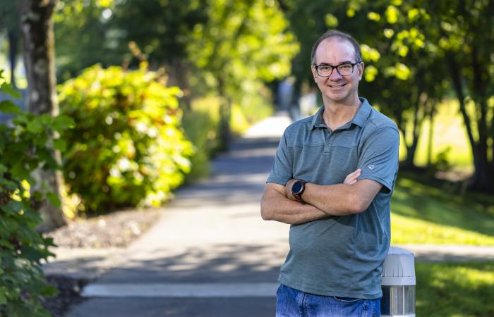 Bob Bolton has spent much of his career studying environmental change in Alaska. He recently moved to East Tennessee to join the ORNL-led NGEE Arctic project as deputy for operations. Credit: Carlos Jones/ORNL, U.S. Dept. of Energy