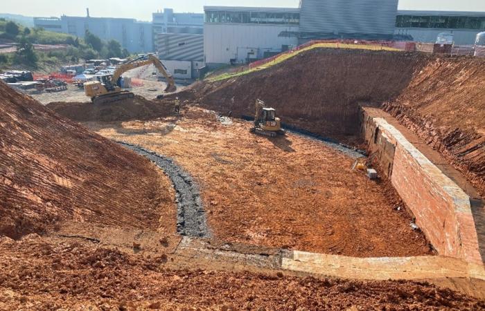 Construction is underway at ORNL's Spallation Neutron Source. Credit: Brett Riffert/ORNL, U.S. Dept. of Energy