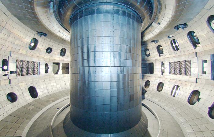 General_Atomics_Tokamak_inside.jpg