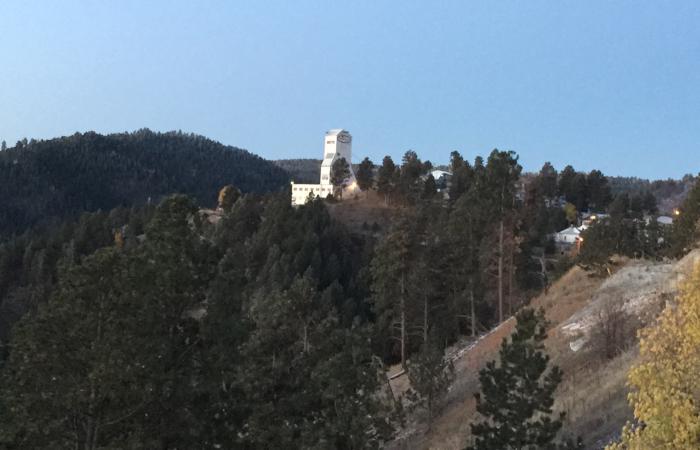 Before the MAJORANA DEMONSTRATOR was built, Yu and ORNL’s Environmental Safety and Health team inspected the proposed site for the experiment—an abandoned gold mine in South Dakota at the Sanford Underground Research Facility (SURF). “There was no electri