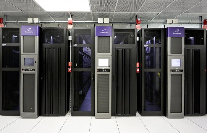 Large data sets pose challenges to neutrino experiments. The team turned to the High Performance Storage System at the Oak Ridge Leadership Computing Facility to store big data. Each year the experiment generates about 100 terabytes of data—roughly equiva