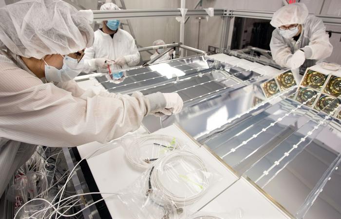 Assembly of the PROSPECT neutrino detector. (Credit: PROSPECT collaboration / Mara Lavitt)