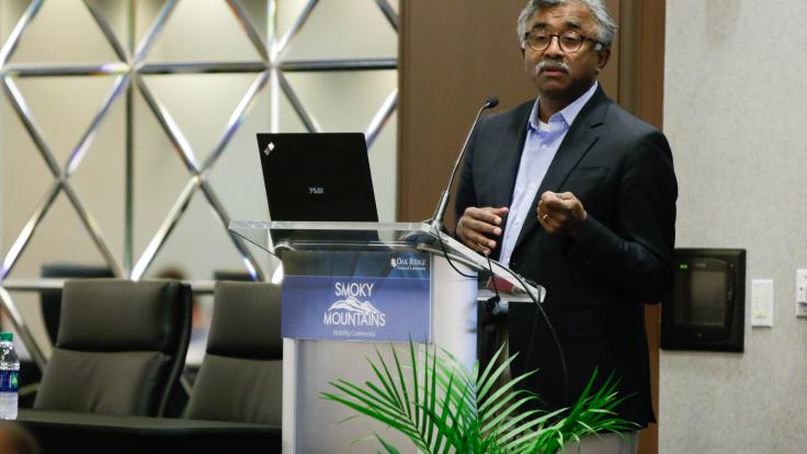 Laboratory Director Thomas Zacharia opens the annual Smoky Mountains Mobility Conference
