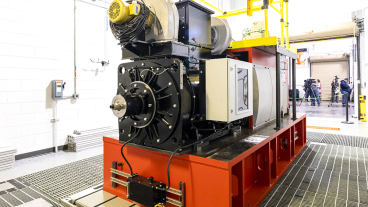 Researchers from ORNL and Argonne National Laboratory will work with Wabtec, a leading manufacturer of freight locomotives, to develop the hardware and control strategies for a single cylinder, dual-fuel engine to demonstrate the viability of using alternative fuels for locomotives. The team’s goal is to reduce carbon emissions from the roughly 25,000 locomotives already in use in North America. Credit: ORNL, U.S. Dept. of Energy