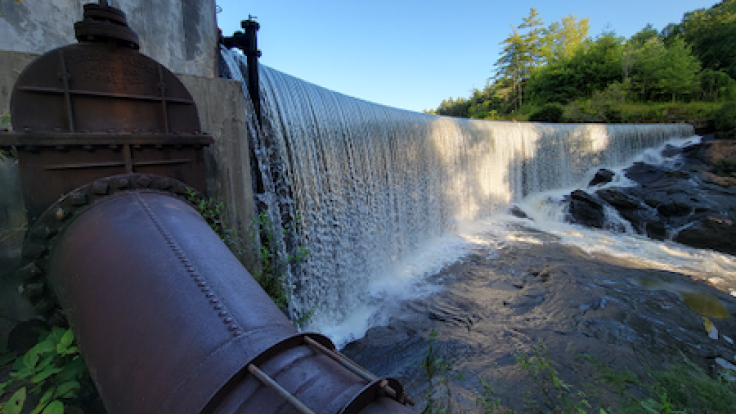Technology to retrofit nonpowered dams such as the Lake Sequoyah Dam in North Carolina could be tested before deploying to ensure performance and reliability. Credit: Scott DeNeale/ORNL, U.S. Dept. of Energy