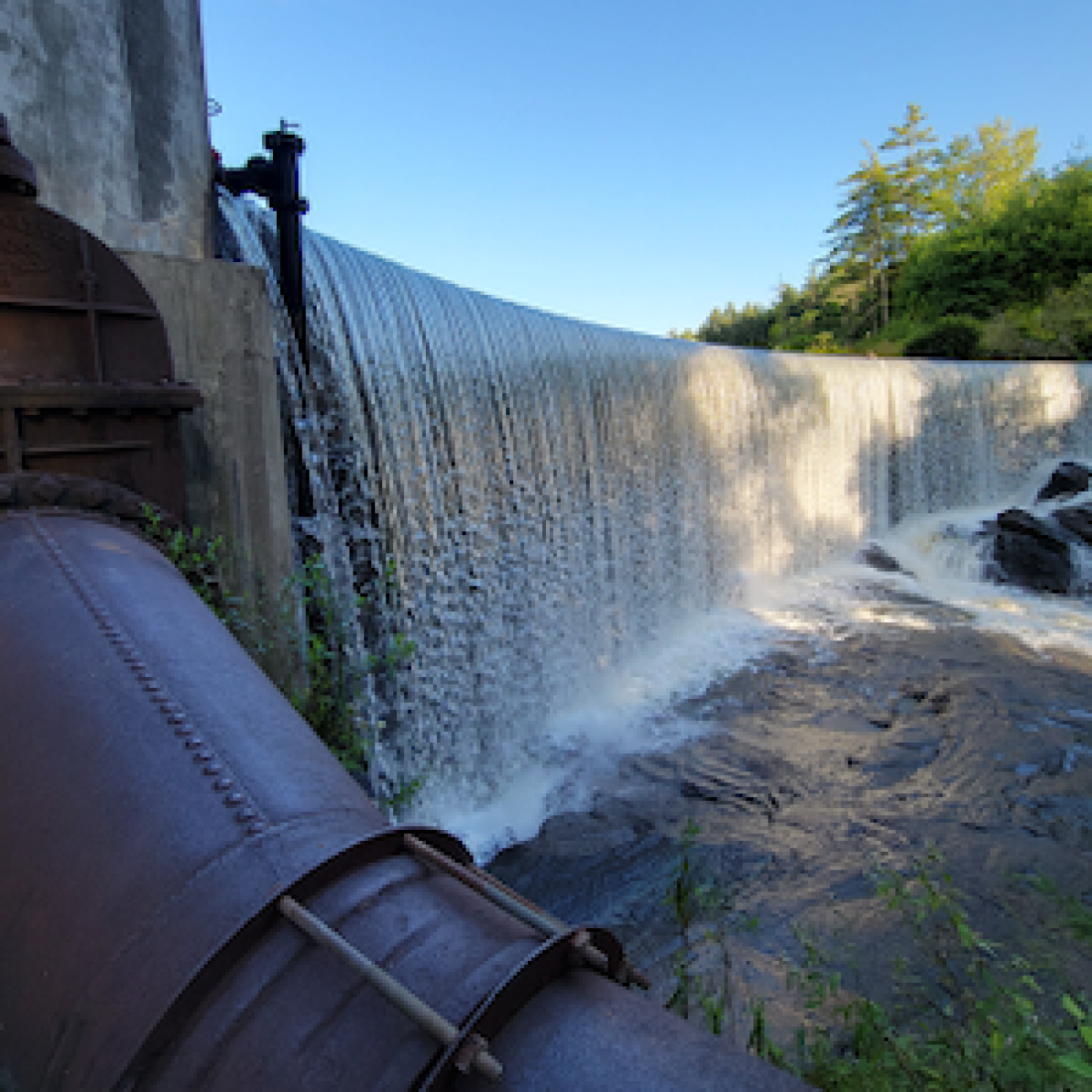 Technology to retrofit nonpowered dams such as the Lake Sequoyah Dam in North Carolina could be tested before deploying to ensure performance and reliability. Credit: Scott DeNeale/ORNL, U.S. Dept. of Energy