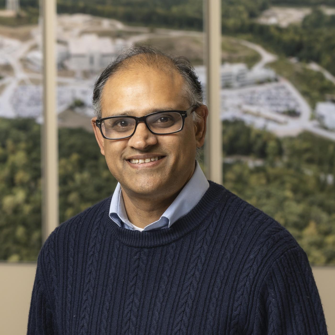 Mali Balasubramanian made a rewarding mid-career shift to focus on studying new battery materials and systems using X-ray spectroscopy and other methods. Credit: Carlos Jones/ORNL, U.S. Dept. of Energy