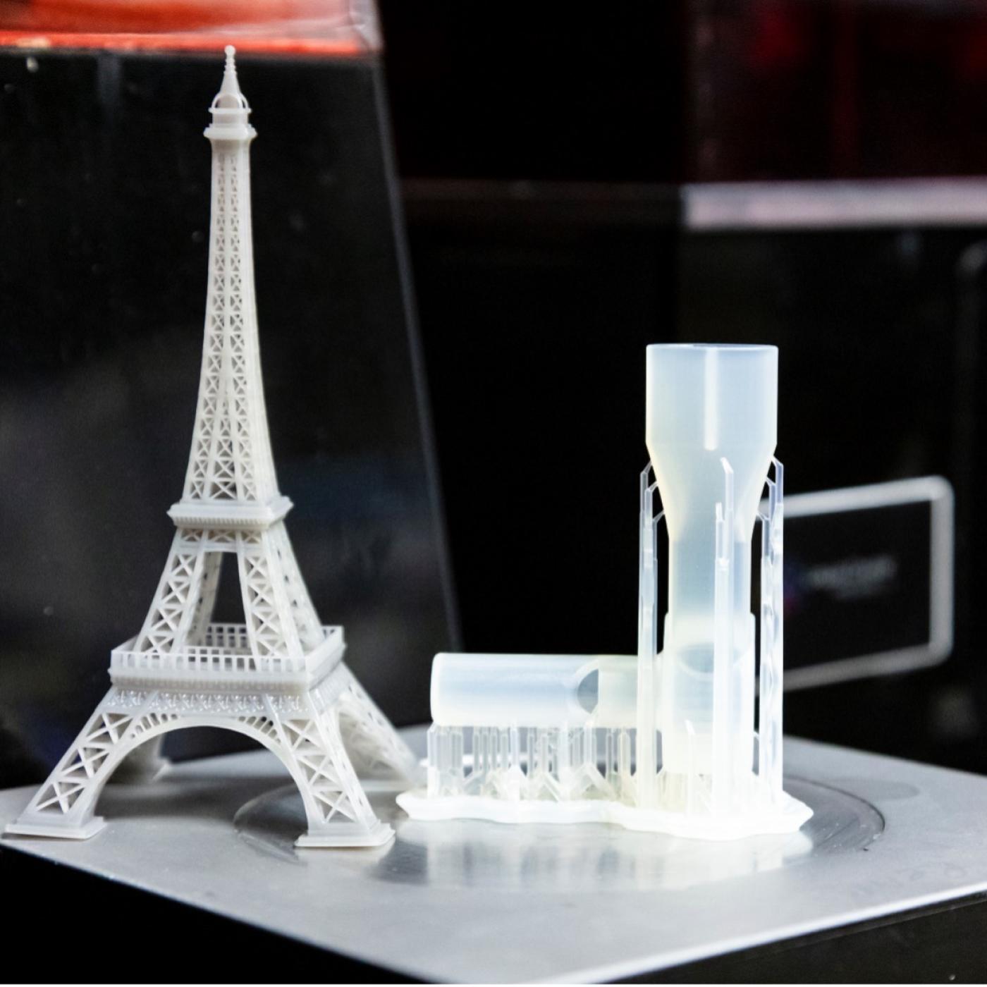 Autonomous additive manufacturing, or AI- guided 3D printing, can accurately estimate the strength and quality of printed components. This system collects information about conditions during production, including temperature, that influence the properties and quality of printed objects. Credit: Genevieve Martin/ORNL, U.S. Dept. of Energy