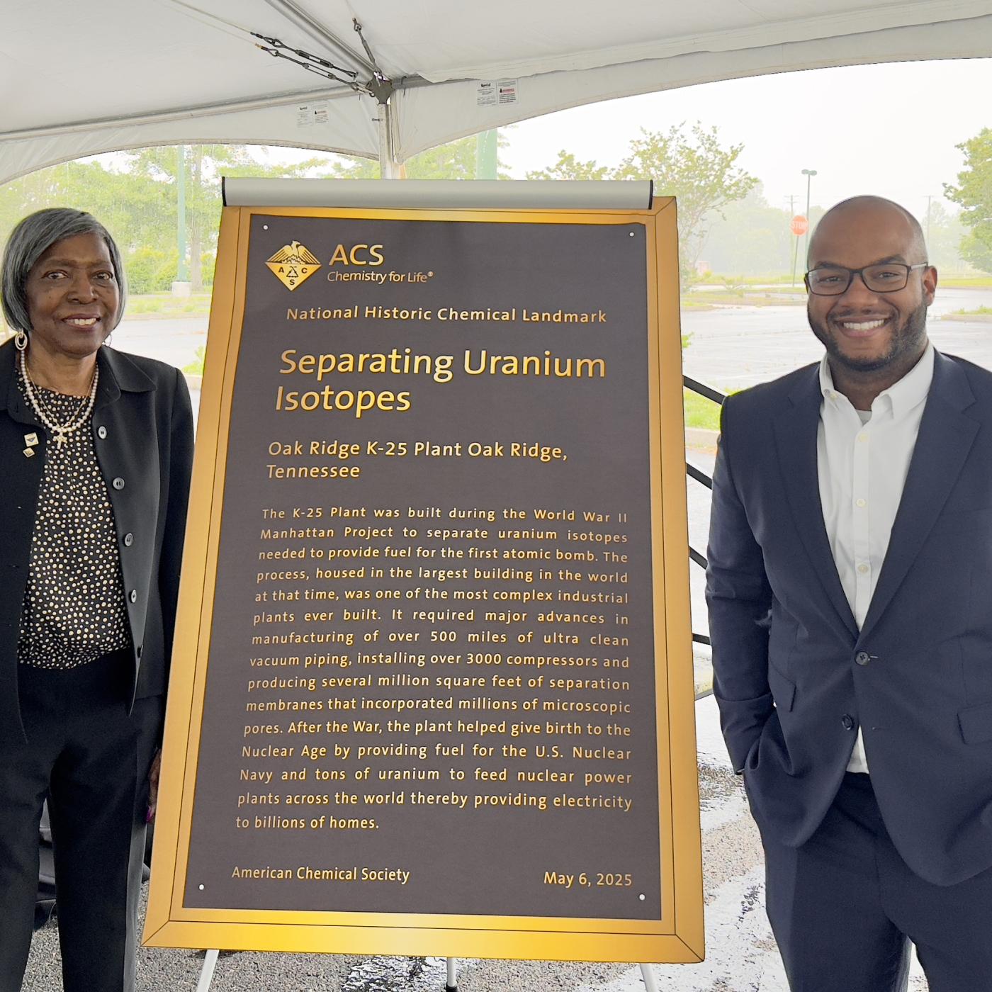 Dorothy Phillips and Frankie White with ACS K25 plaque