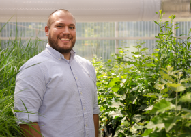 ORNL’s Tomás Rush explores the secret lives of fungi and plants for insights into the interactions that determine plant health. Credit: Genevieve Martin/ORNL, U.S. Dept. of Energy