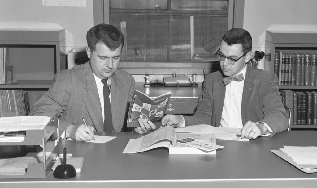 Rufus Ritchie (right) with colleague Sam Hurst in 1955. They researched health effects from the 1945 atomic bomb blasts. Credit:ORNL