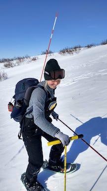 Snow sampling, Credit: Katrina Bennett/LANL