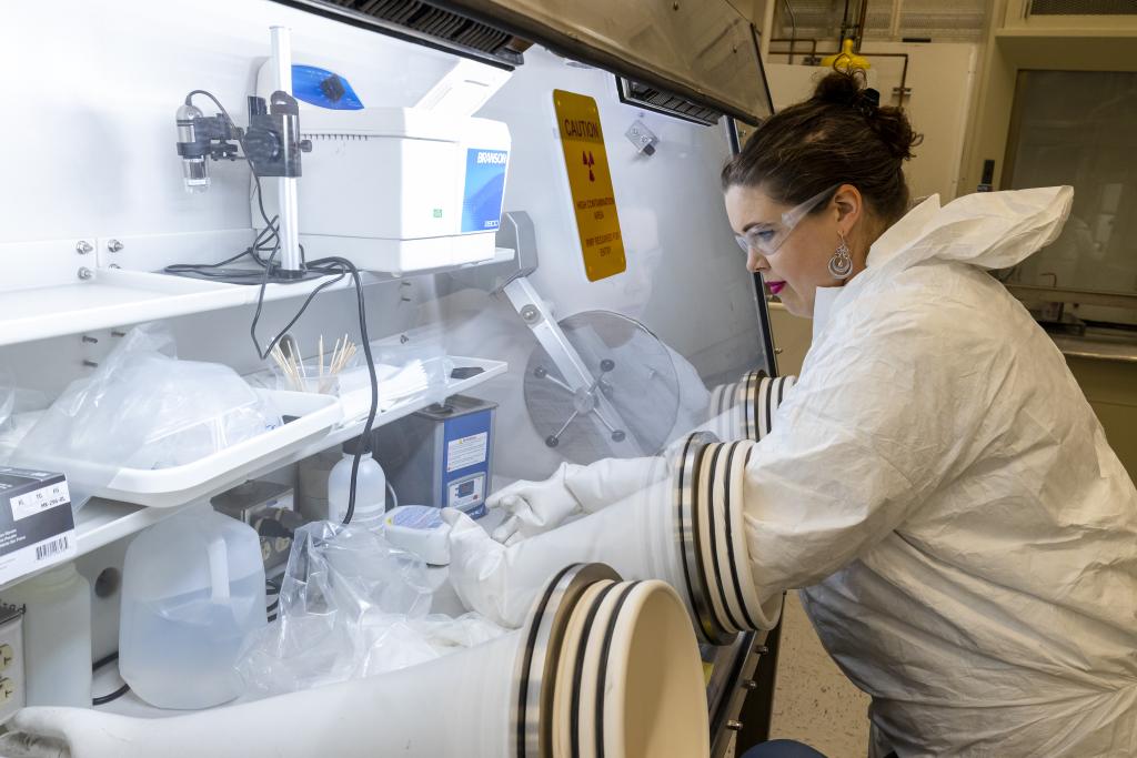 ORNL researcher Anne Campbell