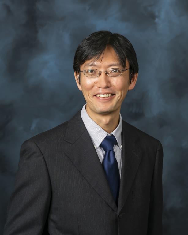 Tomonori Saito, Oak Ridge National Laboratory’s Inventor of the Year, was honored at Battelle’s Celebration of Solvers. Credit: Carlos Jones/ORNL, U.S. Dept. of Energy