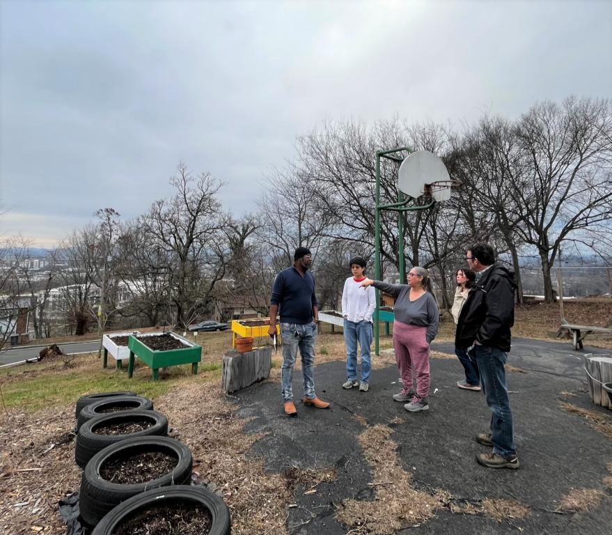 Scientists meet with representatives of SEEED in Knoxville.