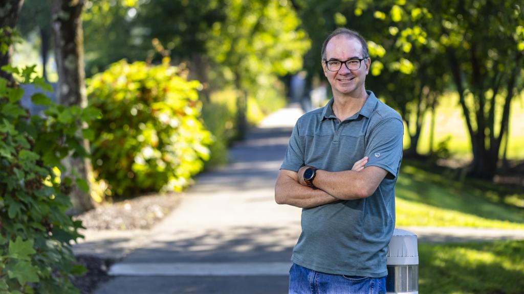 Bob Bolton has spent much of his career studying environmental change in Alaska. He recently moved to East Tennessee to join the ORNL-led NGEE Arctic project as deputy for operations. Credit: Carlos Jones/ORNL, U.S. Dept. of Energy