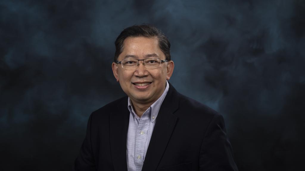 Rigoberto Advincula is a UT-ORNL Governor's Chair and leads the lab's Macromolecular Nanomaterials group. Credit: Carlos Jones/ORNL, U.S. Dept. of Energy