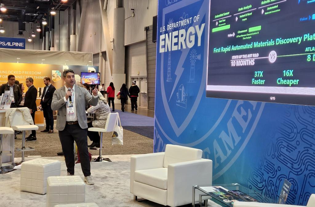 Don DeRosa, chief executive officer of Eonix and an alumnus of Innovation Crossroads, presents Eonix’s technology — a nonflammable lithium-ion battery developed using an automated materials discovery platform — to attendees of CES 2024 in Las Vegas. Credit: Karen Dunlap/ORNL, U.S. Dept. of Energy
