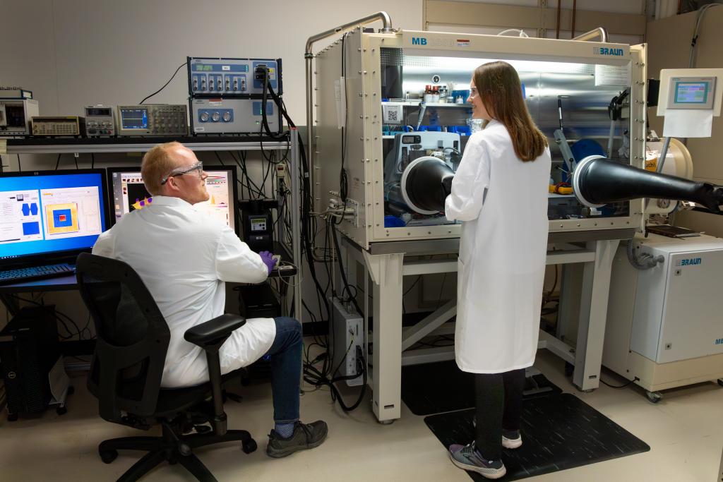 FAFM Bruker Icon AFM in Glove Box