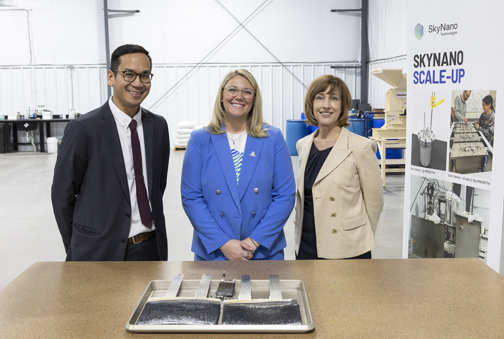 Douglas, center, gave Saldaña, left, and Hubbard a tour of the facility prior to the event. Credit: Carlos Jones/ORNL, U.S. Dept. of Energy