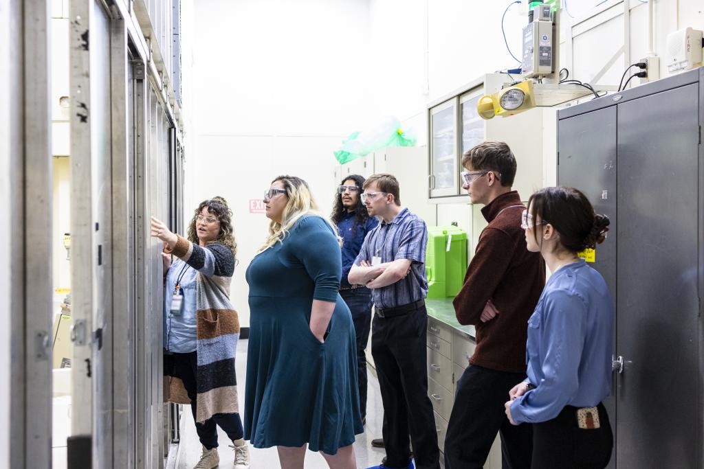 Susan Hogle, director of ISED’s Radioisotope Science and Technology Division, left, talks to students touring ORNL as a part of the ORNL-Pellissippi State Chemical Radiation Technology Pathway. The students had lunch in the lab’s Bredesen Center Room in ORNL’s Joint Institute for Computational Sciences before touring nuclear facilities. Credit: Alonda Hines/ORNL, U.S. Dept. of Energy