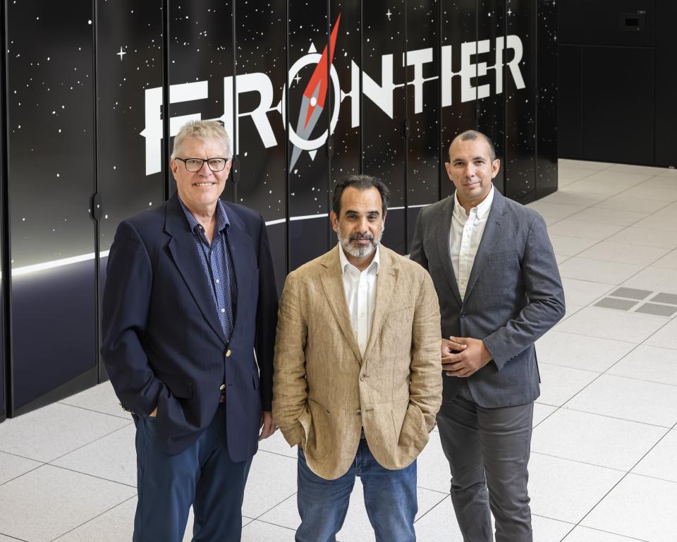 ORNL researchers Tom Beck, left, Sarp Oral and Rafael Ferreira da Silva have proposed a strategy for integrating classical supercomputers such as Frontier, the world’s first exascale computer, with the emerging field of quantum computing.