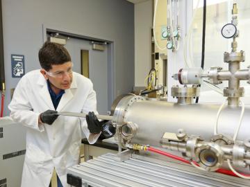 ORNL’s Tolga Aytug uses thermal processing and etching capabilities to produce a transparent superhydrophobic coating technology. The highly durable, thin coating technology was licensed by Carlex Glass America, aimed initially at advancing superhydrophob