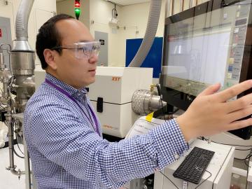 Xunxiang Hu, a Eugene P. Wigner Fellow in ORNL’s Materials Science and Technology Division, designed this machine to produce large, crack-free pieces of yttrium hydride to be used as a moderator in the core of ORNL’s Transformational Challenge Reactor and other microreactors. Credit: Xunxiang Hu/ORNL, U.S. Dept. of Energy