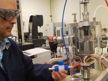 ORNL researchers and energy storage startup Sparkz have developed a cobalt-free cathode material for use in lithium-ion batteries Credit: Ilias Belharouak/Oak Ridge National Laboratory, U.S. Dept. of Energy