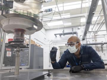 Ultra Safe Nuclear Corporation has licensed a novel method to 3D print highly resistant components for use in nuclear reactor designs. USNC Executive Vice President Kurt Terrani, formerly of ORNL, said the novel method will allow the company to make parts with desired complex shapes more efficiently. Credit: Carlos Jones/ORNL, U.S. Dept. of Energy