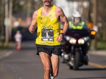 Ethan Coffey runs 2022 Knoxville Marathon