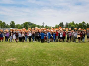 Students in Oliver Springs, Tenn., received Learning Lunchbox STEM kits courtesy of the Center of Science and Industry, Oak Ridge National Laboratory, the U.S. Department of Energy and the Tennessee STEM Innovation Network. Credit: Genevieve Martin/ORNL, U.S. Dept. of Energy