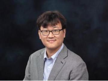 Distinguished staff fellow Gang Seob “GS” Jung knew from an early age he wanted to be a scientist. Credit: Carlos Jones/ORNL, U.S. Dept. of Energy 