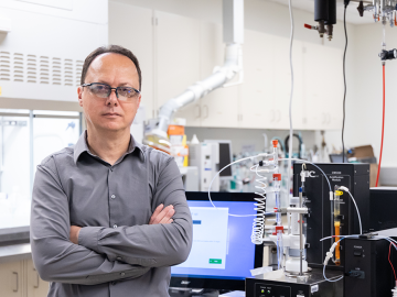 Radu Custelcean's sustainable chemistry for capturing carbon dioxide from air has been licensed to Holocene. Credit: Genevieve Martin/ORNL, U.S. Dept. of Energy