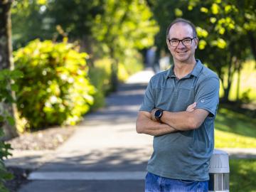 Bob Bolton has spent much of his career studying environmental change in Alaska. He recently moved to East Tennessee to join the ORNL-led NGEE Arctic project as deputy for operations. Credit: Carlos Jones/ORNL, U.S. Dept. of Energy