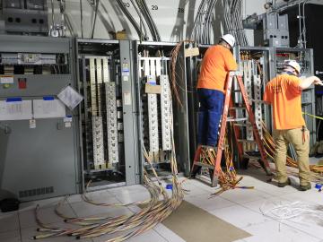 Staff working on construction and facility updates in preparation for the Frontier, the world’s first exascale supercomputer.
